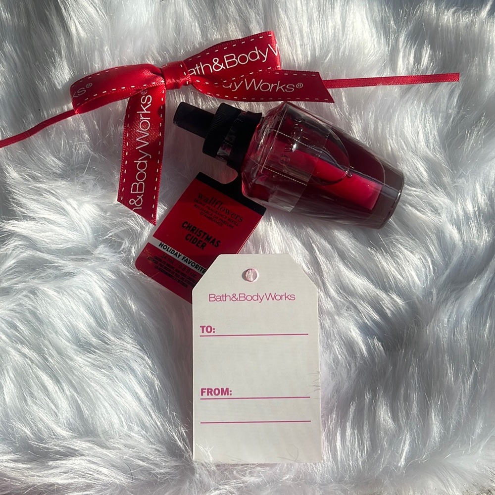 Bath and Body Works wallflowers fragrance refill- Christmas Cider